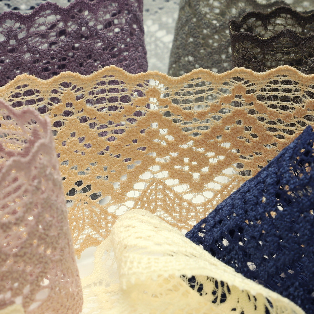 ストレッチトリミングレース #134 ダークオリーブ