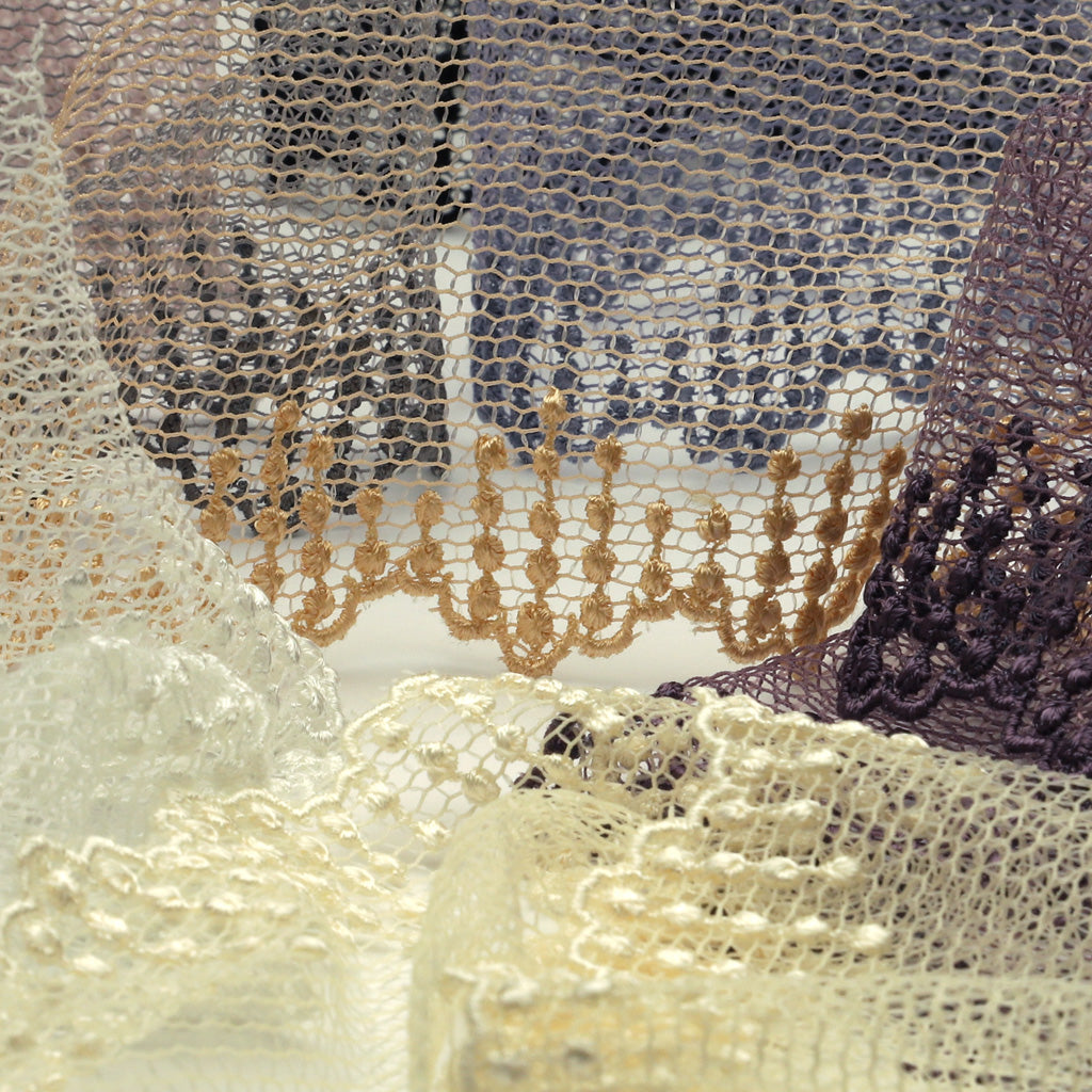 チュールエンブロイダリーレース #100 ペールシルバー