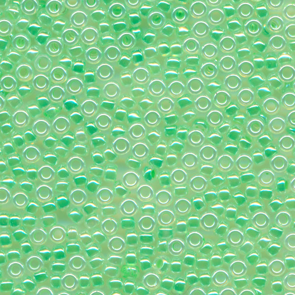 MIYUKI シードビーズ #520 ミント（セイロン中染）